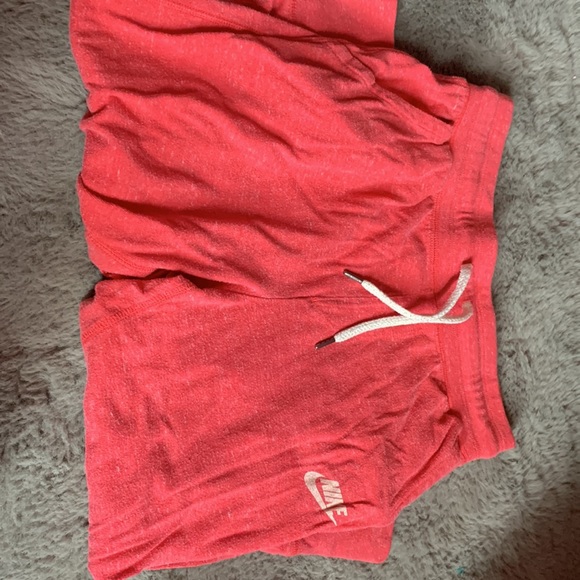 Girls Nike Joggers - Picture 2 of 3
